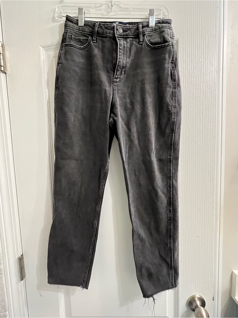 Hollister Ultra High-Rise Mom Jeans in Washed Black